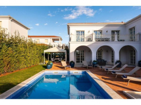 Affluent Villa in Vabriga with Artistic Interiors Pool